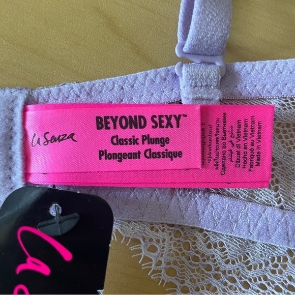 La Senza Beyond Sexy Classic Plunge Bra Size 34 C - Picture 7 of 8